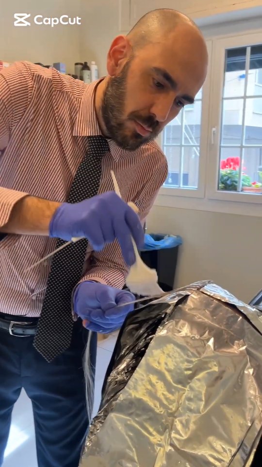 Qualche frammento di giornata.. anche oggi ci siamo divertiti..! 

Vuoi divertirti con noi?? 

Ti aspettiamo in centro in Via alla porta degli archi 1/1 Genova Centro

#degradè 
#degradègenova 
#parrucchiere 
#parrucchieregenova 
#cdc 
#genova 
#experience